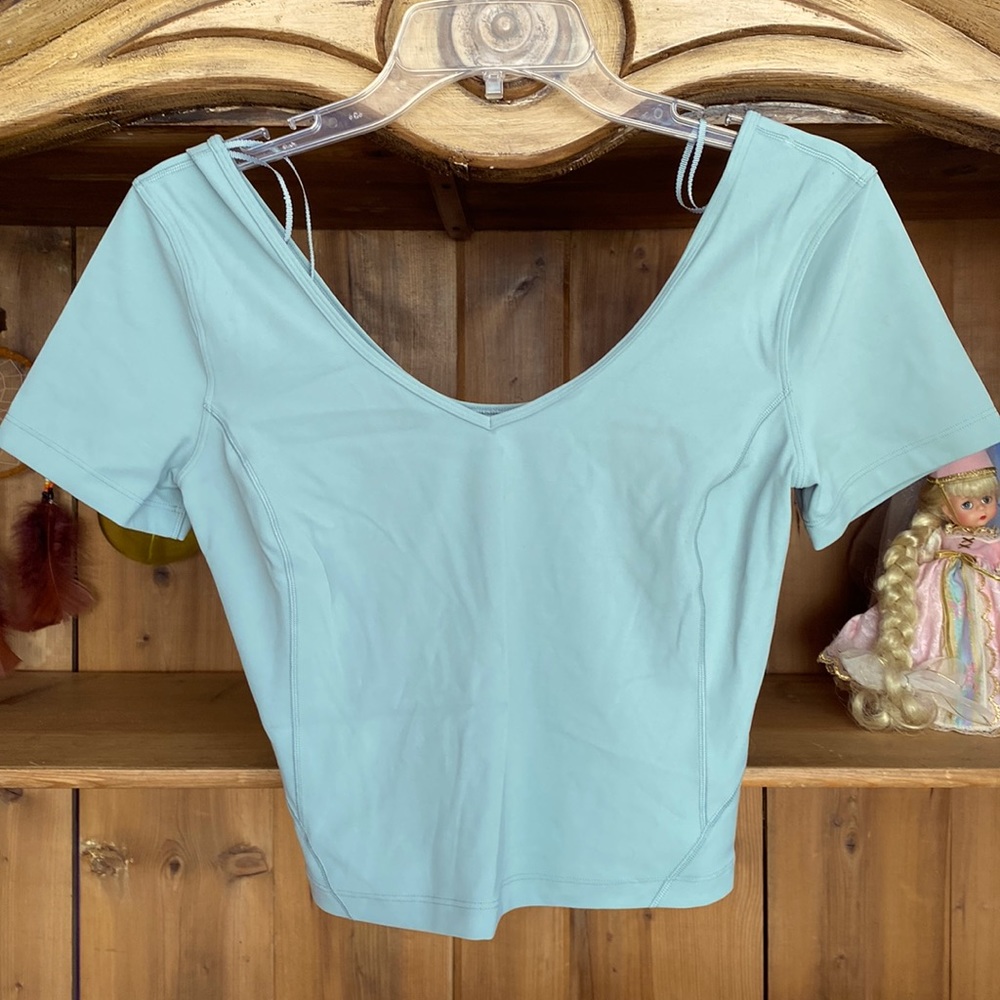 LULULEMON NWOT CROP TOP